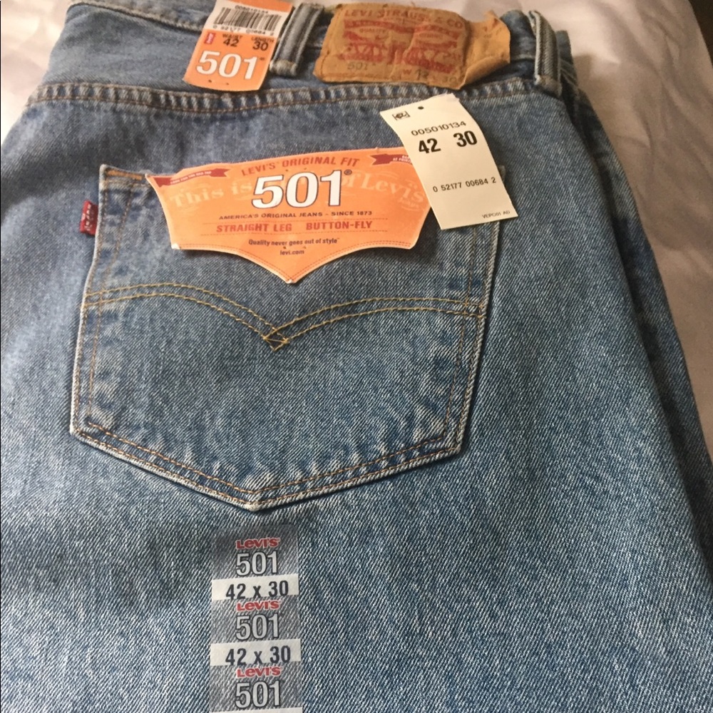 Levi’s jeans 501 button fly 42/30.